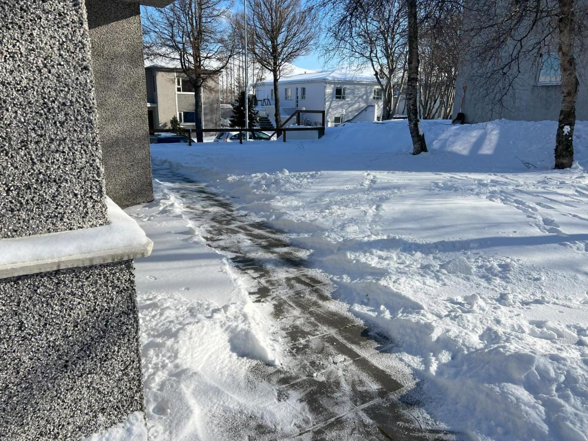 Guesthouse Akureyri - Apartments Near Down Town المظهر الخارجي الصورة
