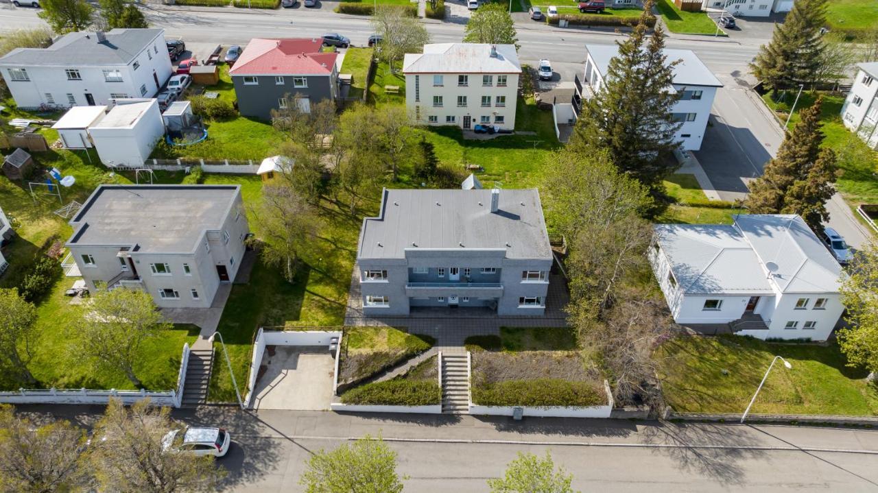 Guesthouse Akureyri - Apartments Near Down Town المظهر الخارجي الصورة