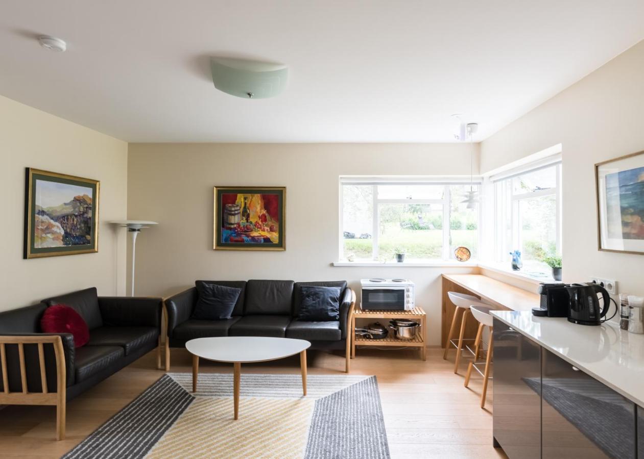 Guesthouse Akureyri - Apartments Near Down Town المظهر الخارجي الصورة