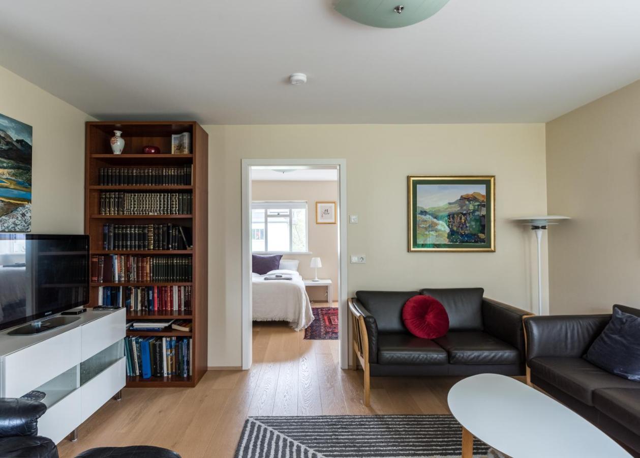Guesthouse Akureyri - Apartments Near Down Town المظهر الخارجي الصورة
