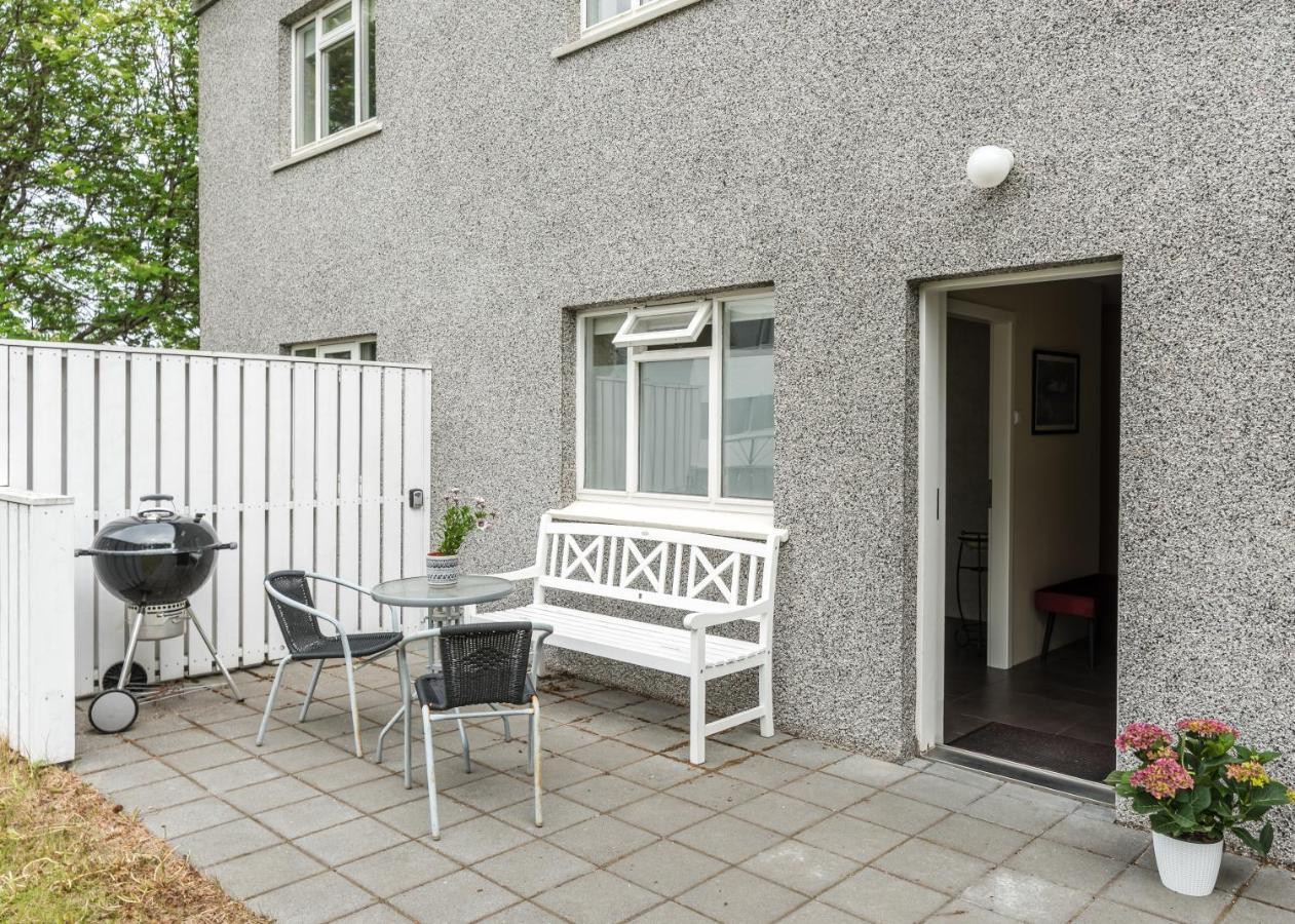 Guesthouse Akureyri - Apartments Near Down Town المظهر الخارجي الصورة